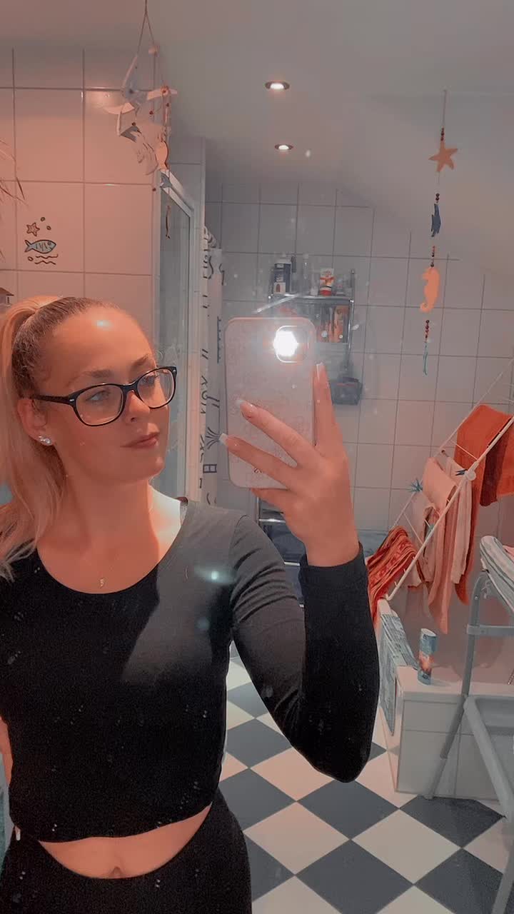 @𝒞𝑒𝓁𝒾𝓃𝑒💗💗