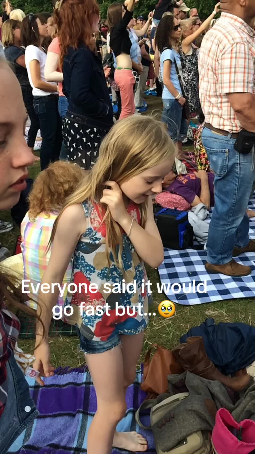 @HollyEliza86