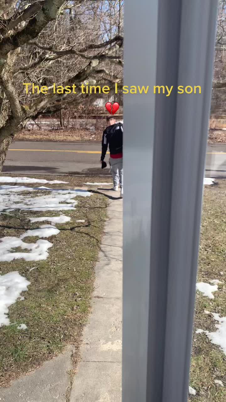 @Lori - Cass & Chris’ mom ๐๐