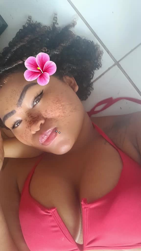 @Menorzinha Biaa Cast