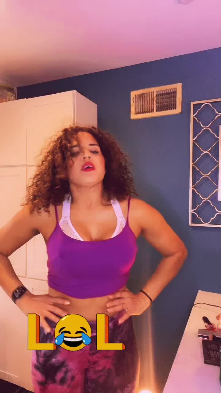@kizzyhuz🇺🇸🇩🇴