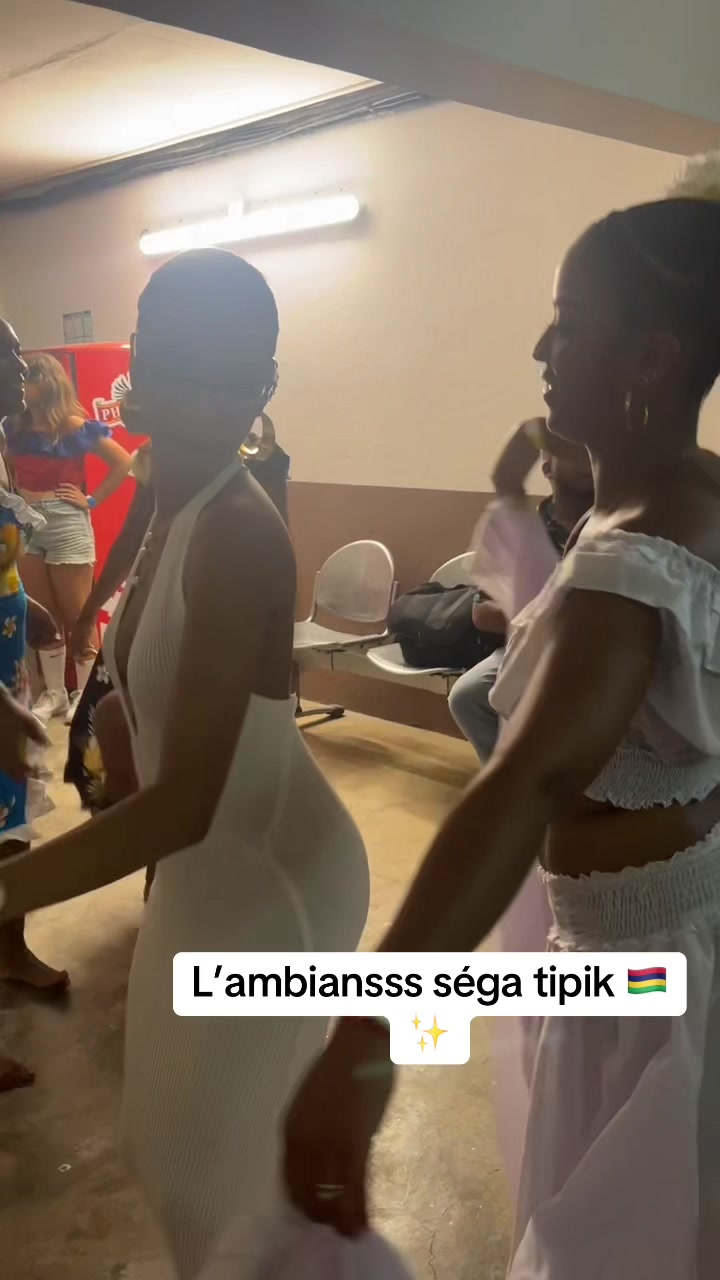 @Chriisteelle🇷🇪