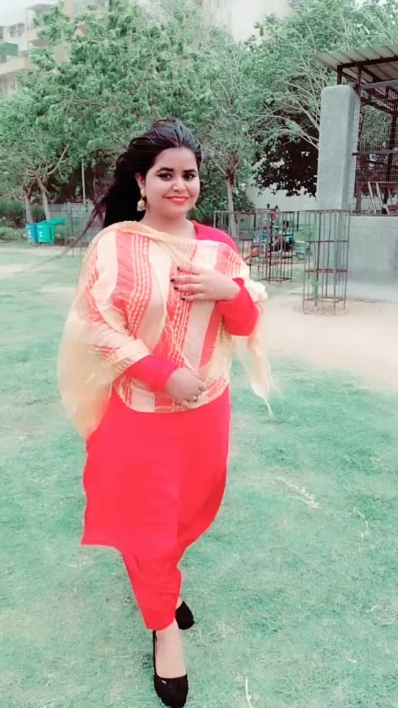 @👑sanjana 😍khanna👑