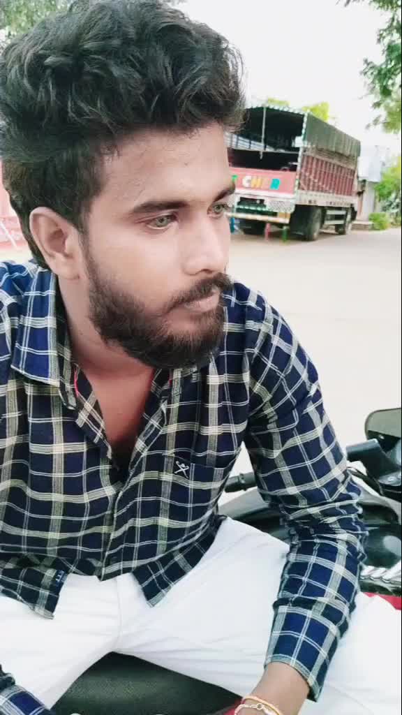 @kiran kattar hindu