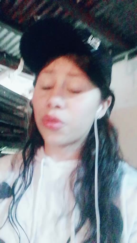 @¶:v nicole <3