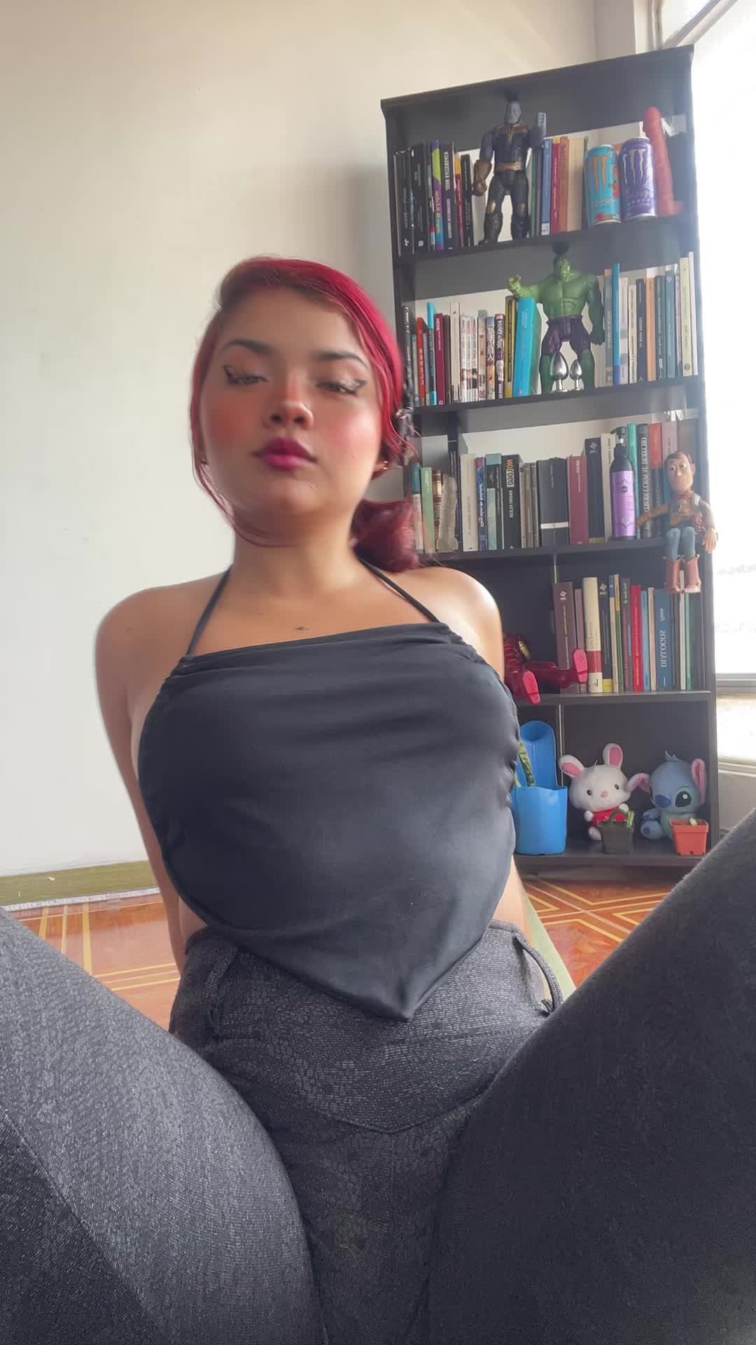@YoisniaYoga