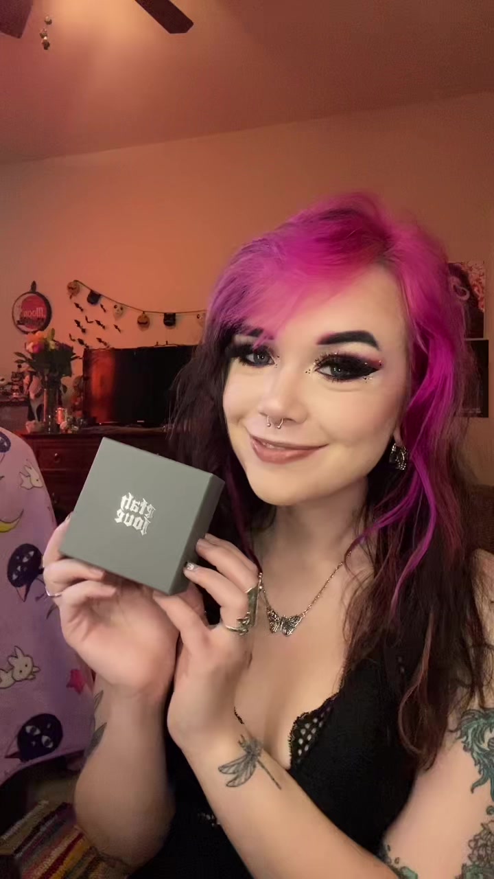 @Honeybat🍯🦇