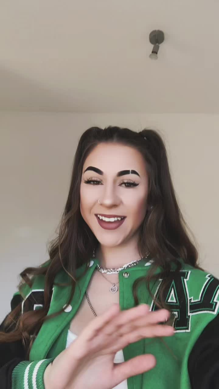 @🦋𝒮𝒾𝓈𝓈𝒾🦋