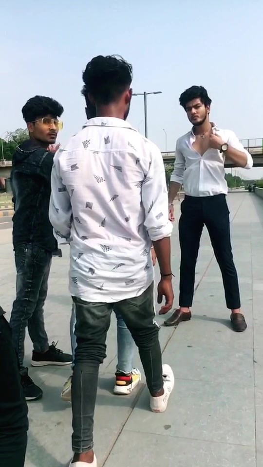 @RAHUL PADHIYAR 😎🔥