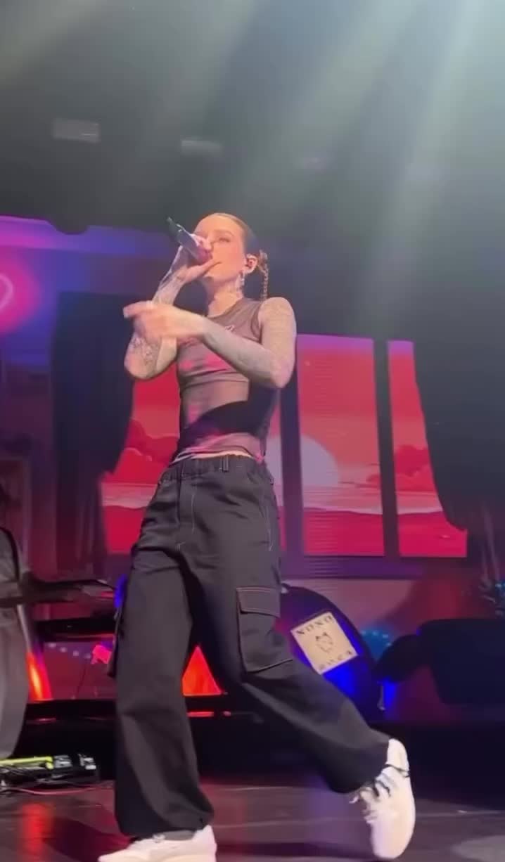 @youngmikoficial