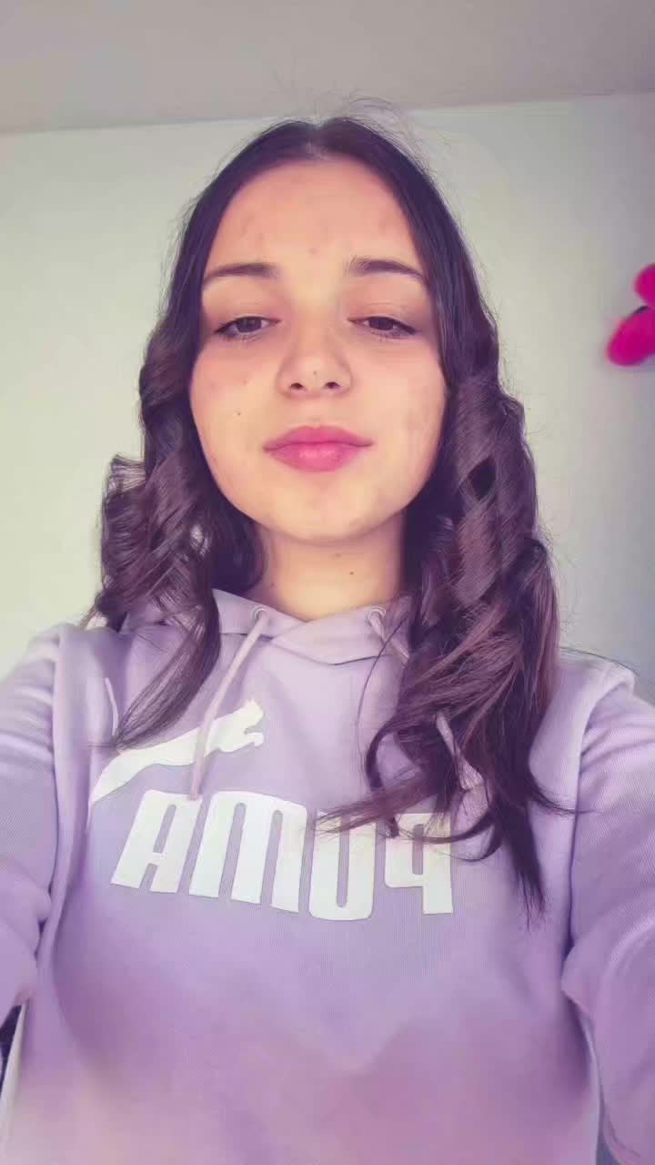 @🦦
