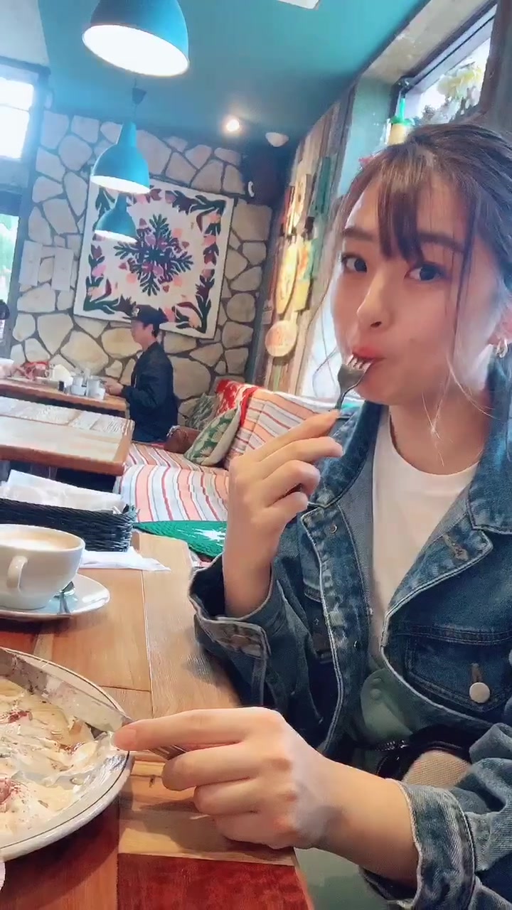 @しおん