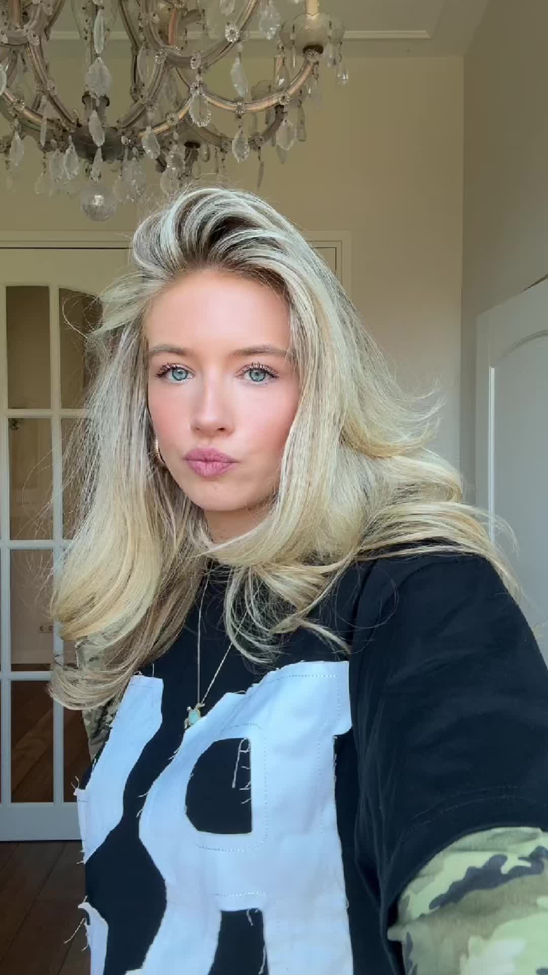 @𝑅.