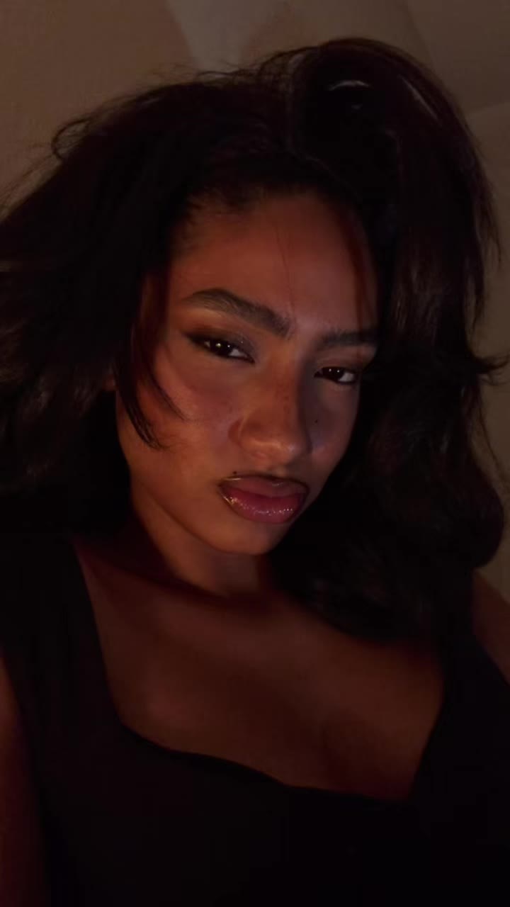@ASHILAIRE