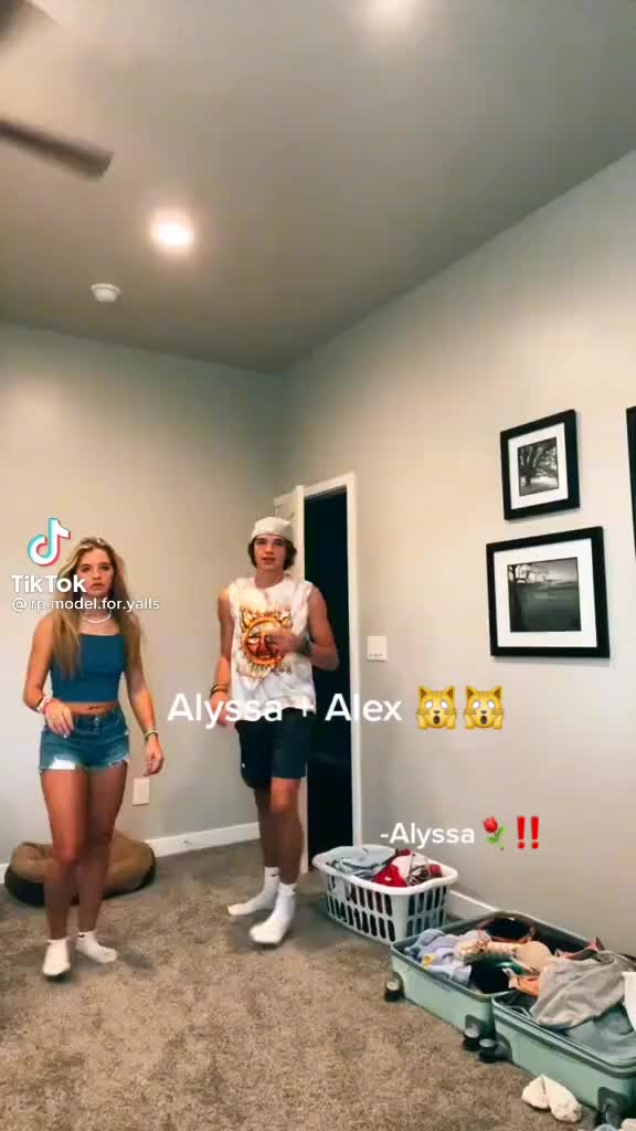 @alyssa & gabriella 💐💞