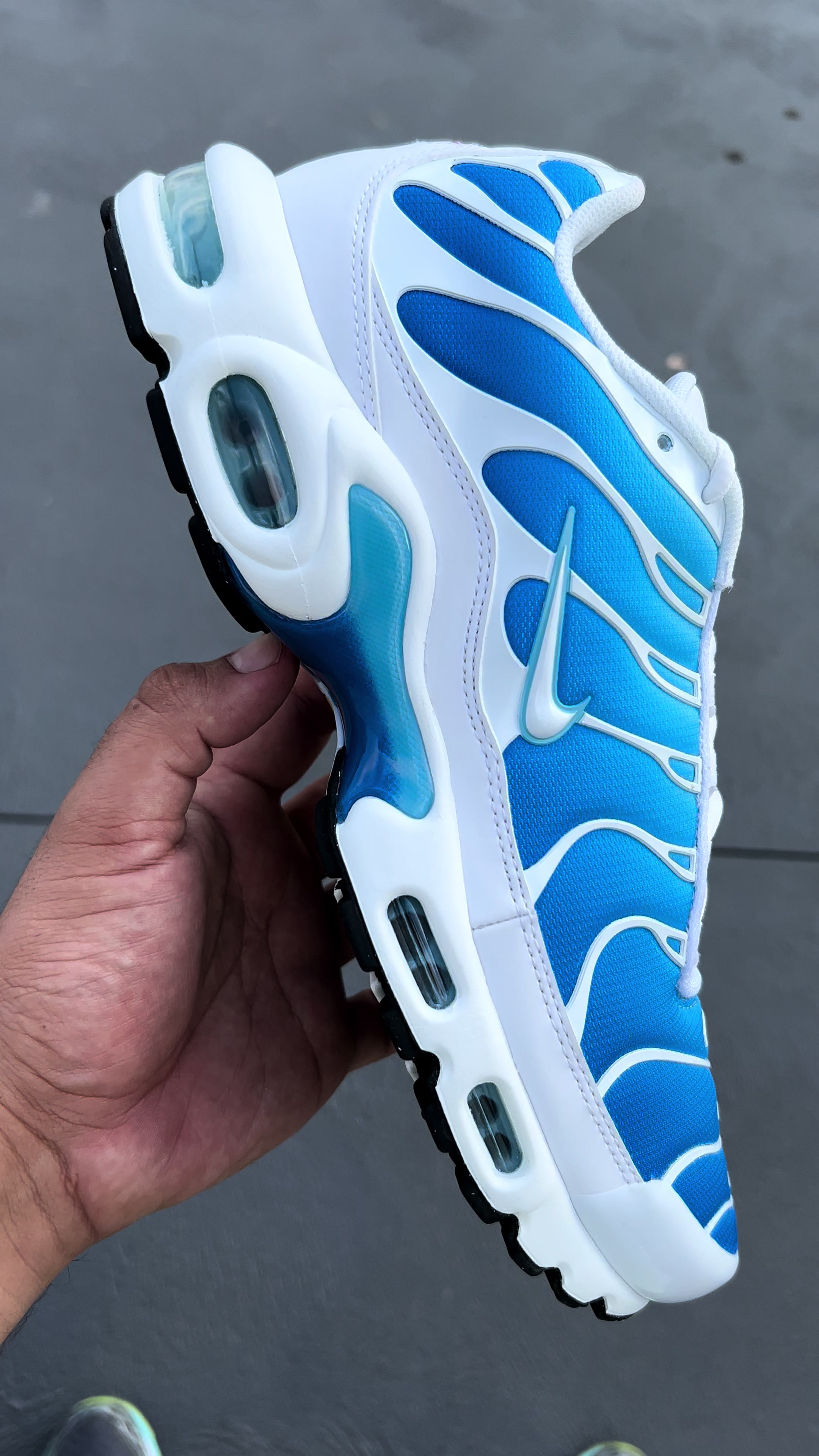 @Hillys.Kicks