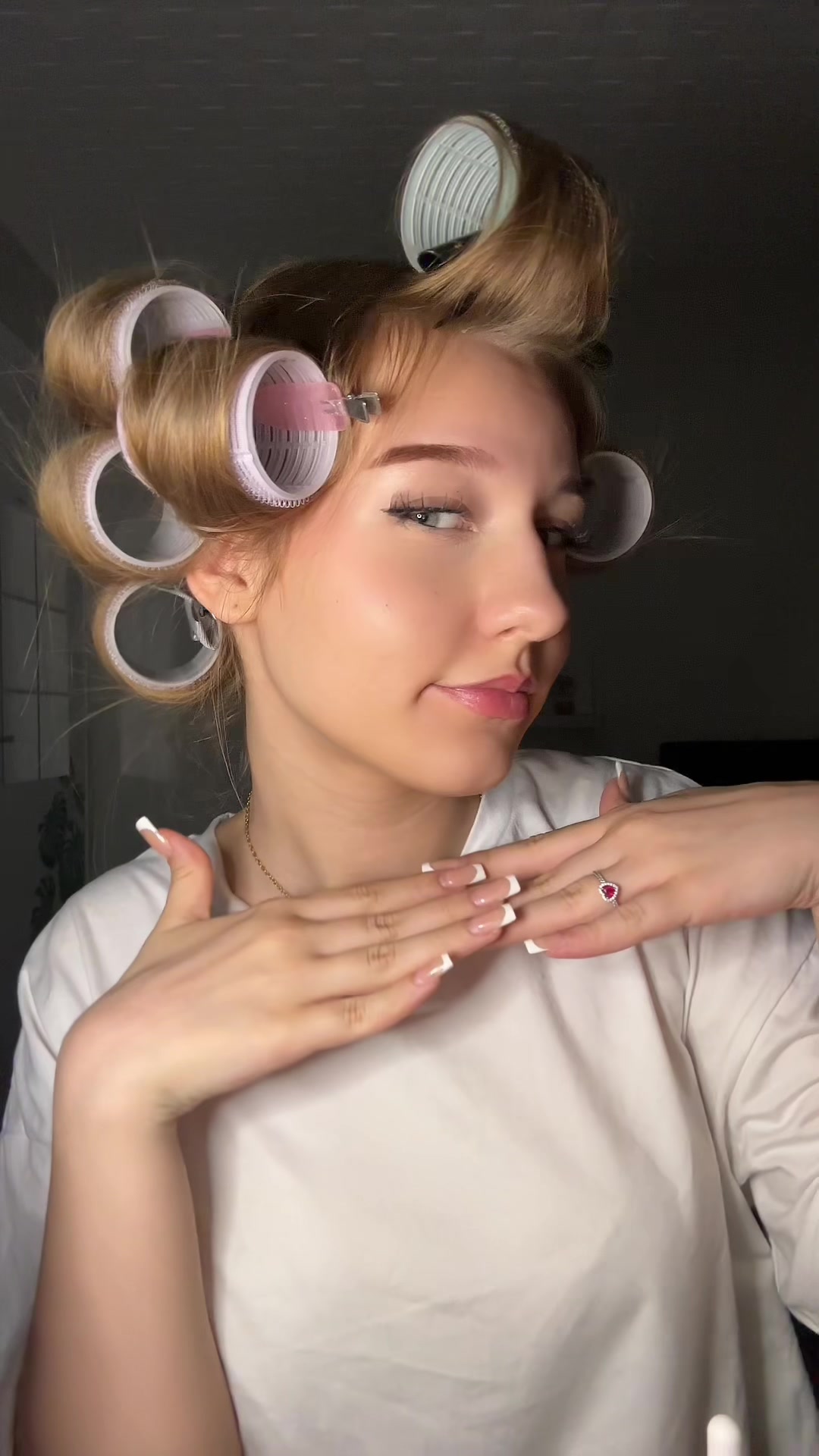 @𝐂𝐥𝐚𝐮𝐝𝐢𝐚