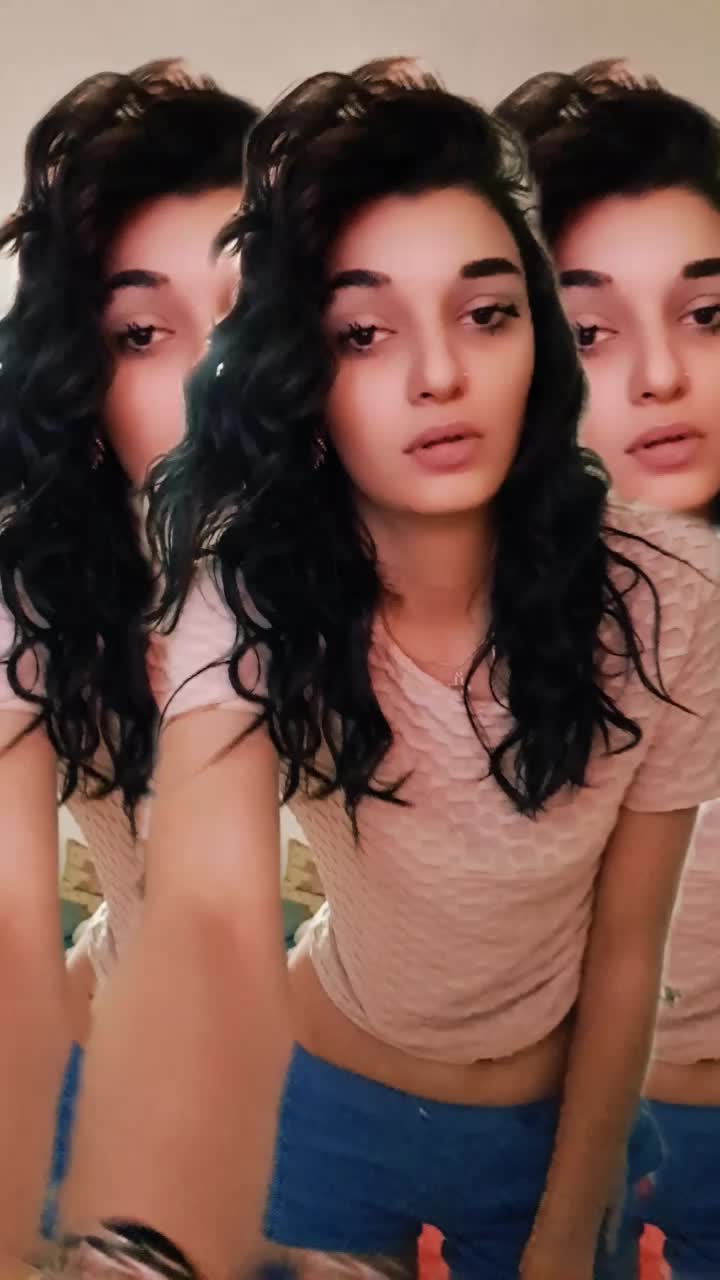 @Zs&auml;kll&icirc;nk&auml;&auml; zamira 🤭🥂♡