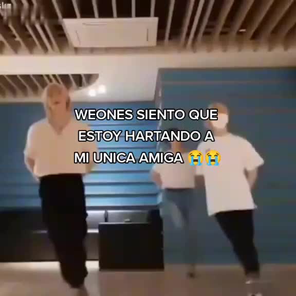@Nay ‹3 • llorando