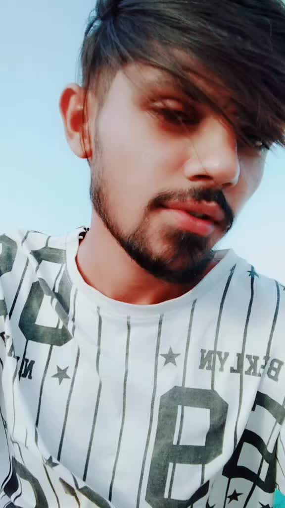 @J &Lambda; Y E⚡H