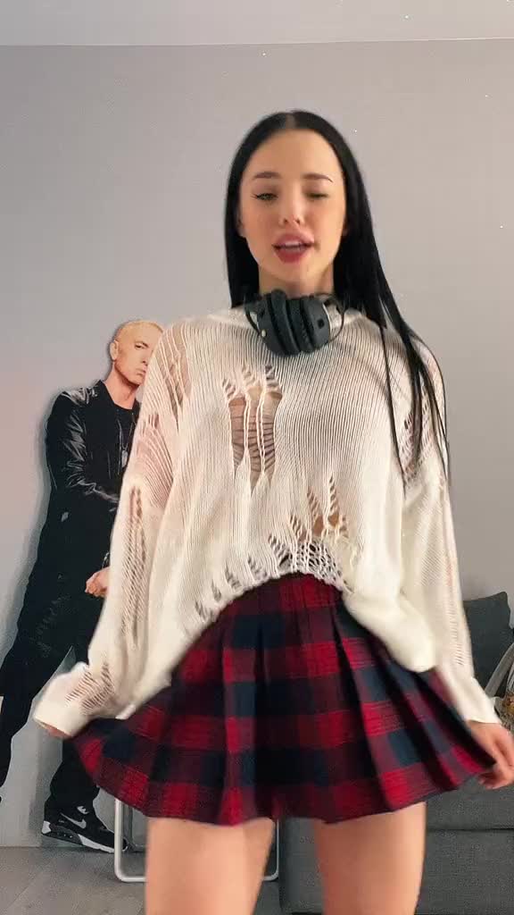 @lyna_com2000