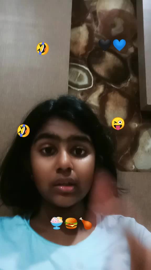 @Sriya✌🏻