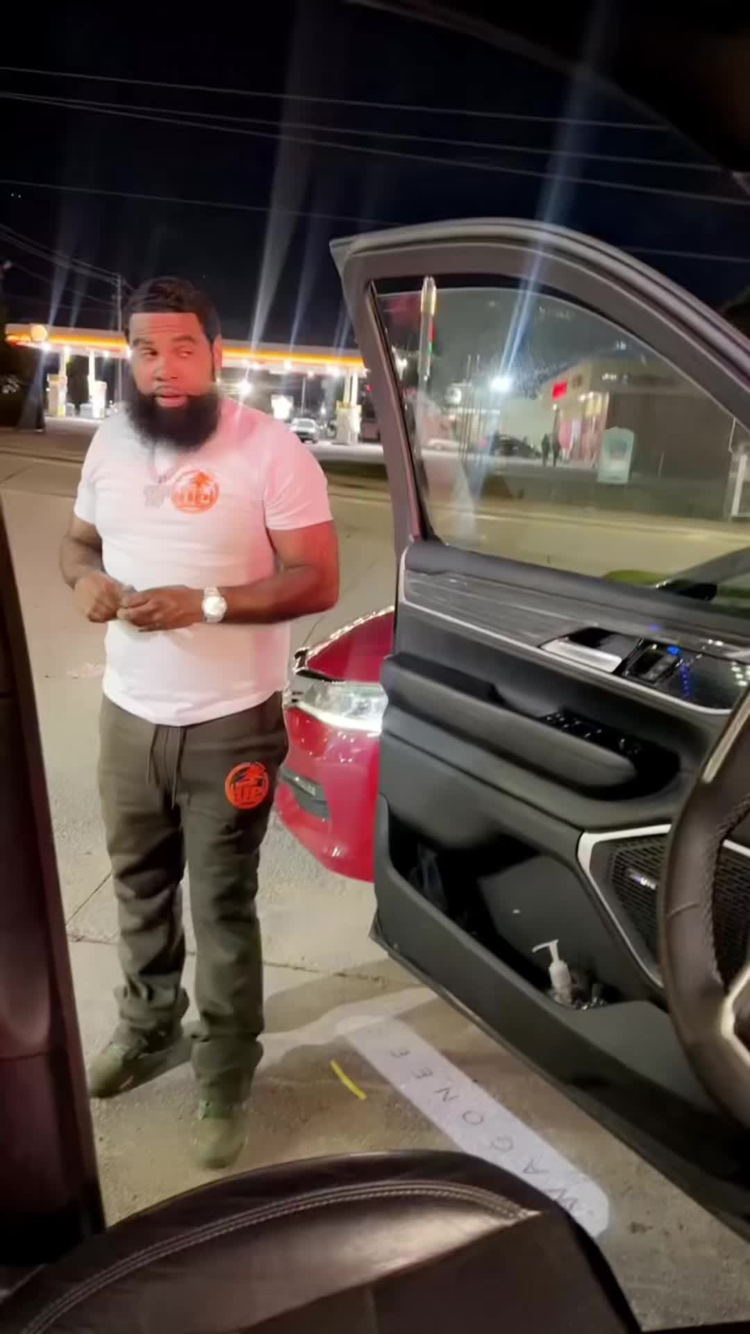 @HussleUpClothing