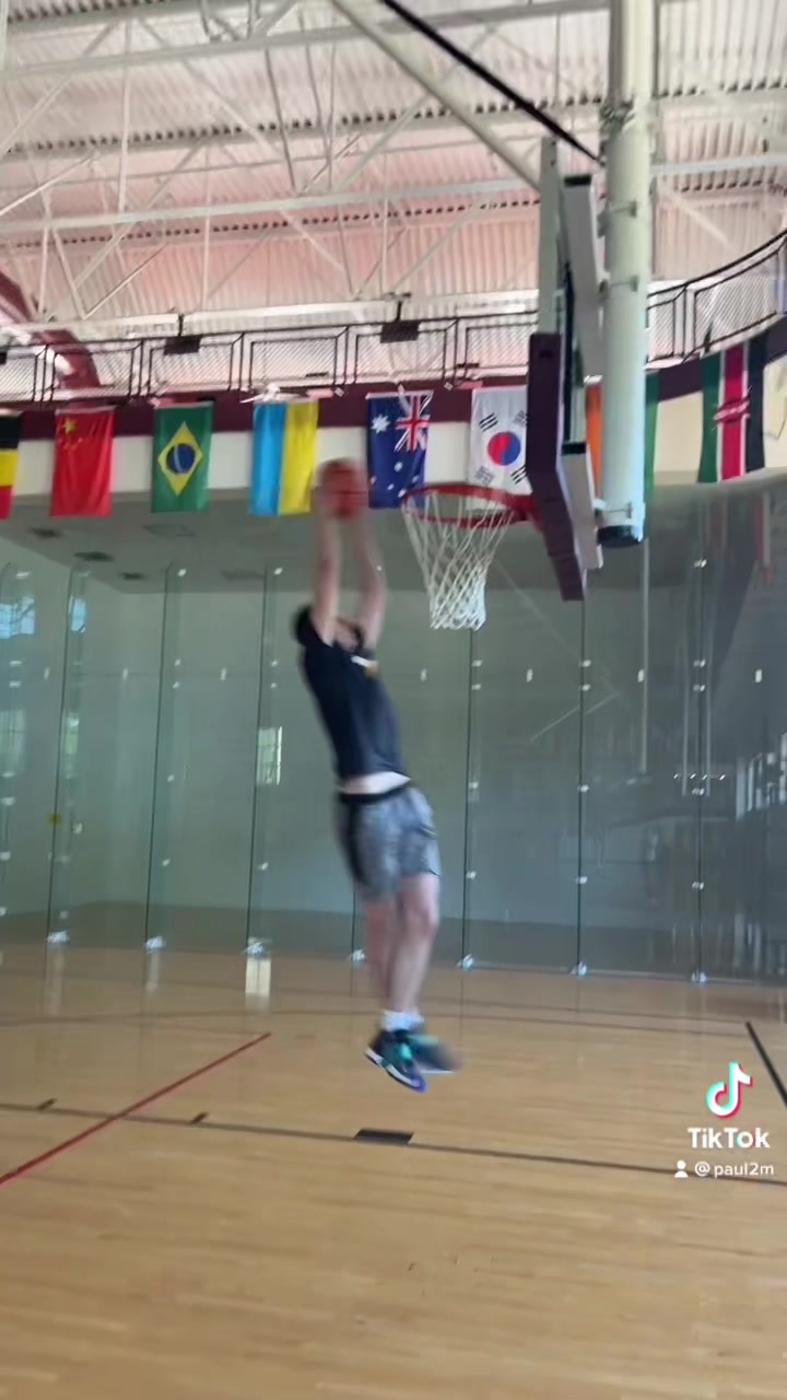 @realcalmhoops