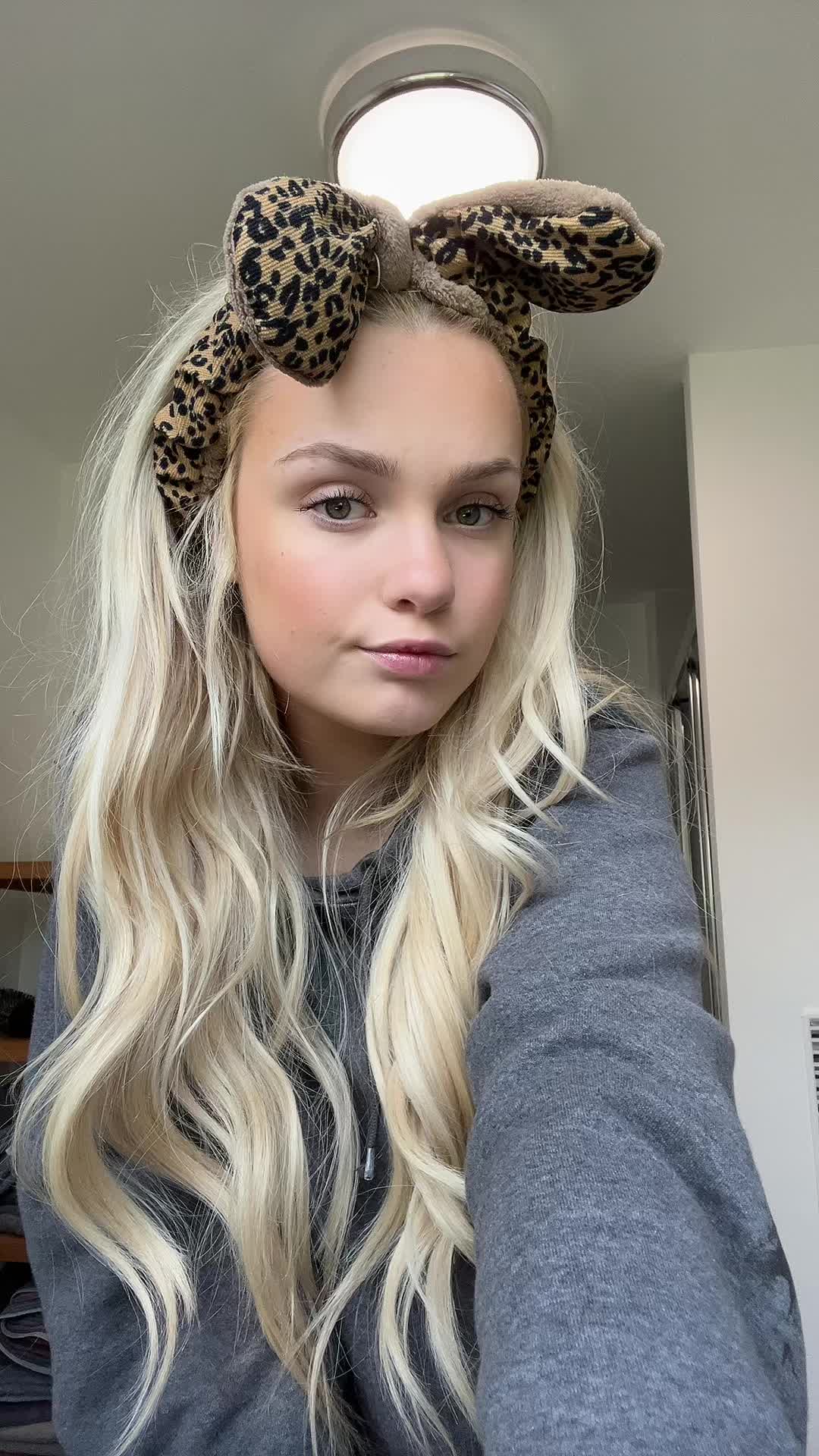 @hollymcmillann