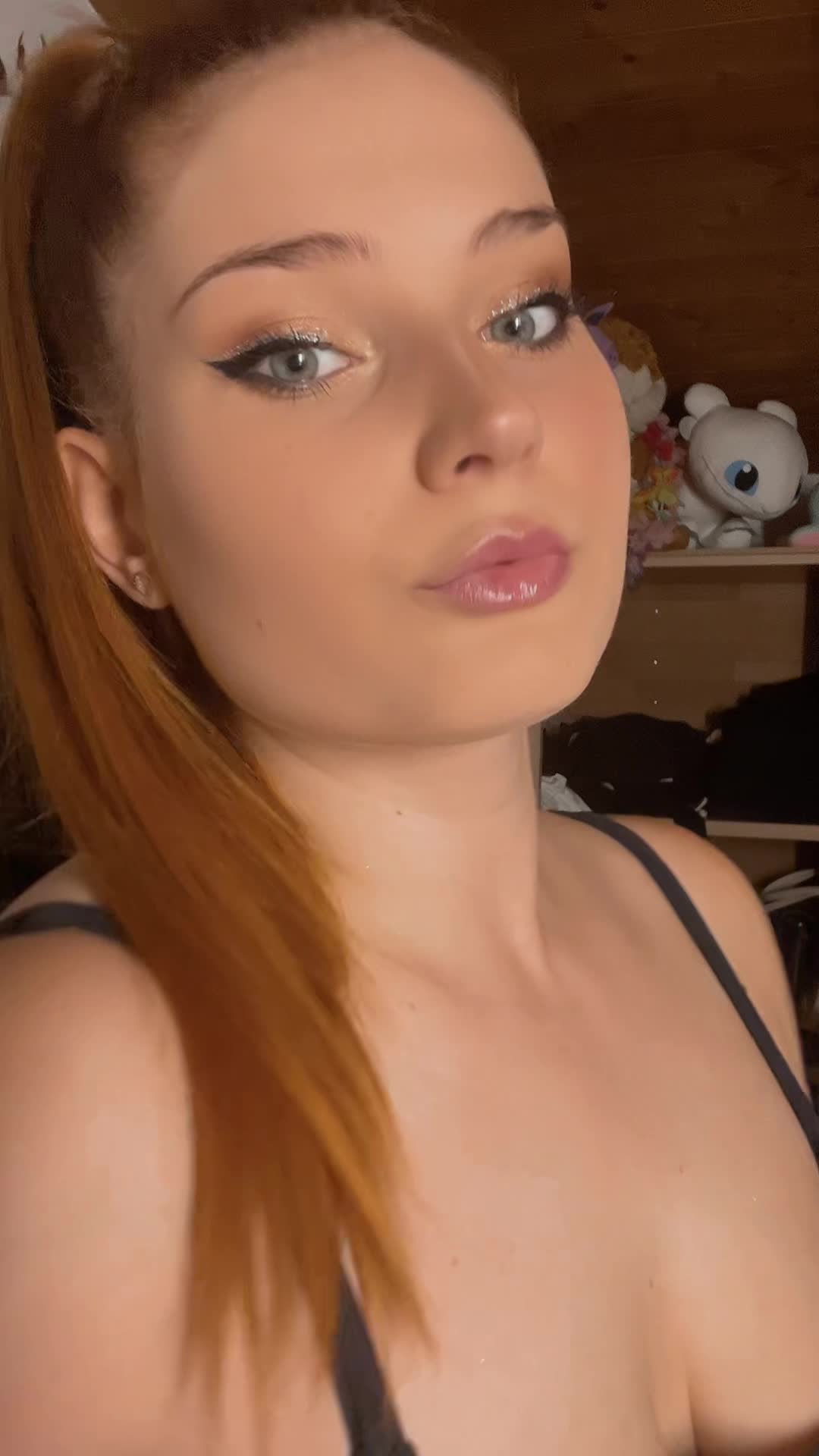 @_kendra19_