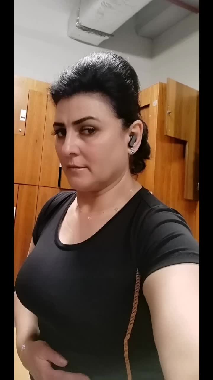 @Violeta Sandu