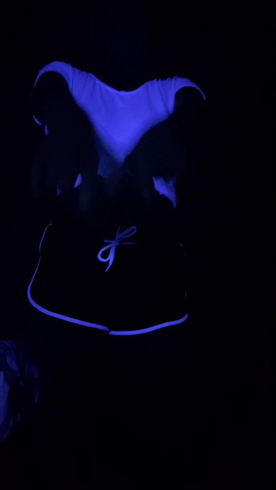 @Neon dancer