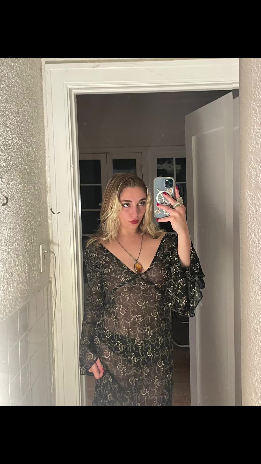 @Gabriela