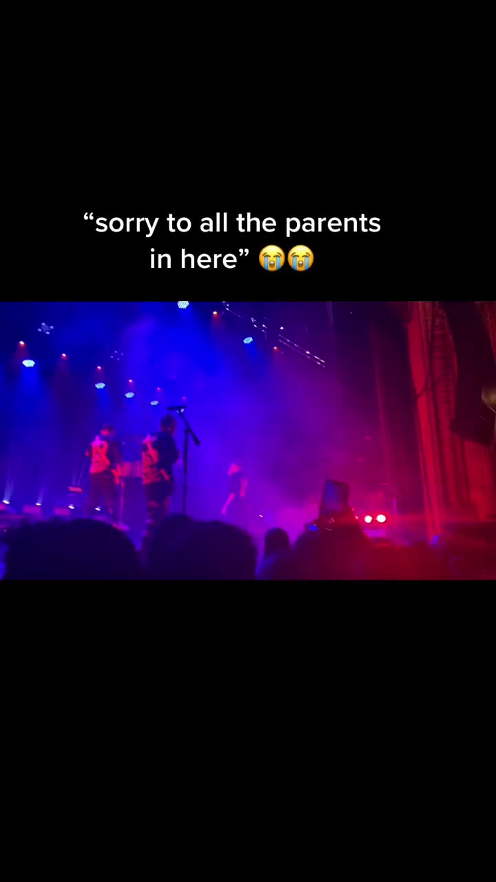 @Sia • メˇ𝘰