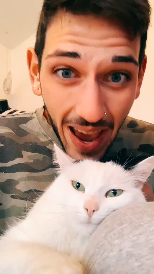 @johnny_fame_