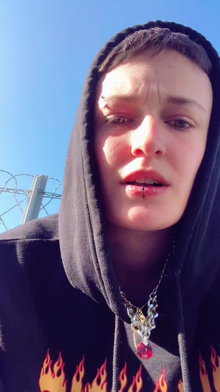 @ArtMuz🏳️🌈