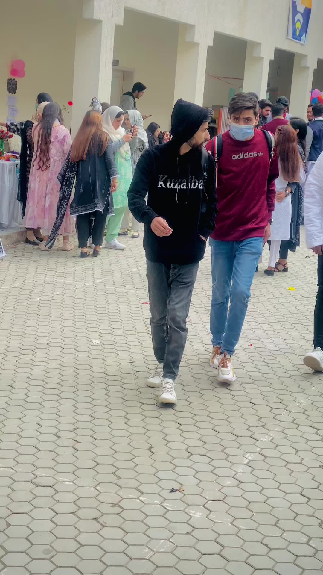 @Zainuraaj_kashmiri