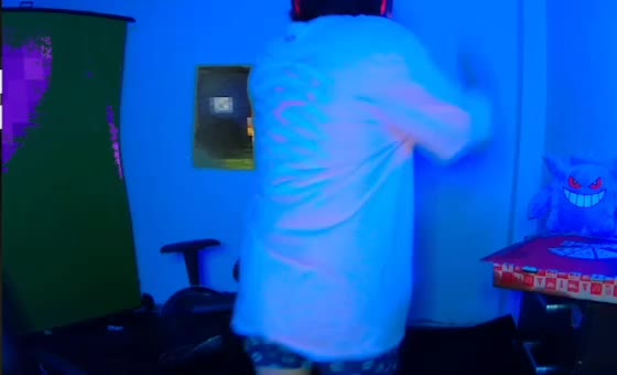 @ELHOMBREQUE