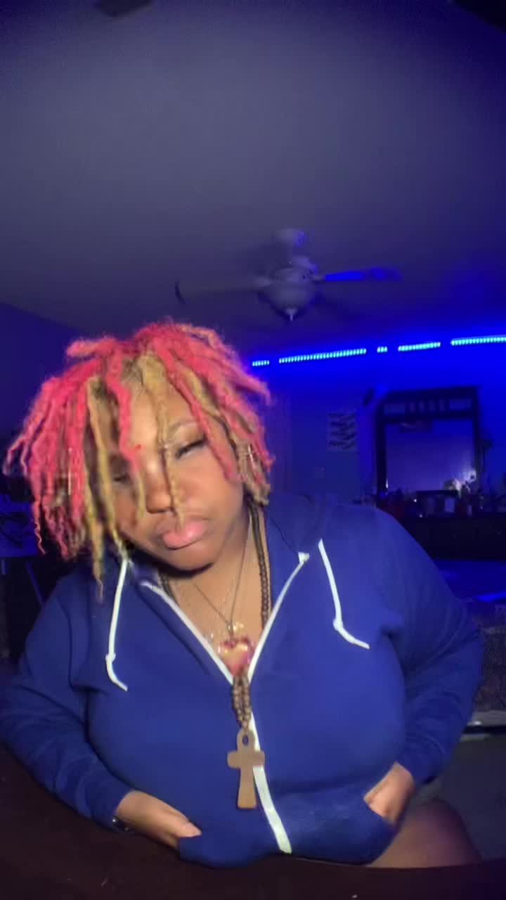 @azariaa 👩🏽&zwj;🦰