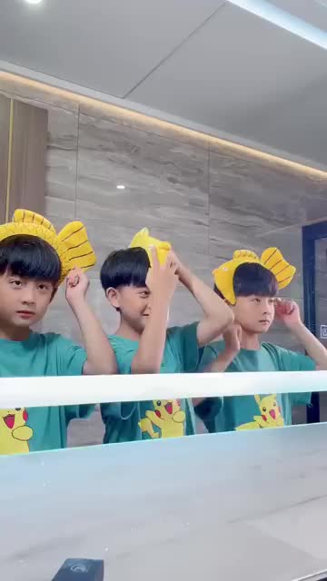 @✔︎