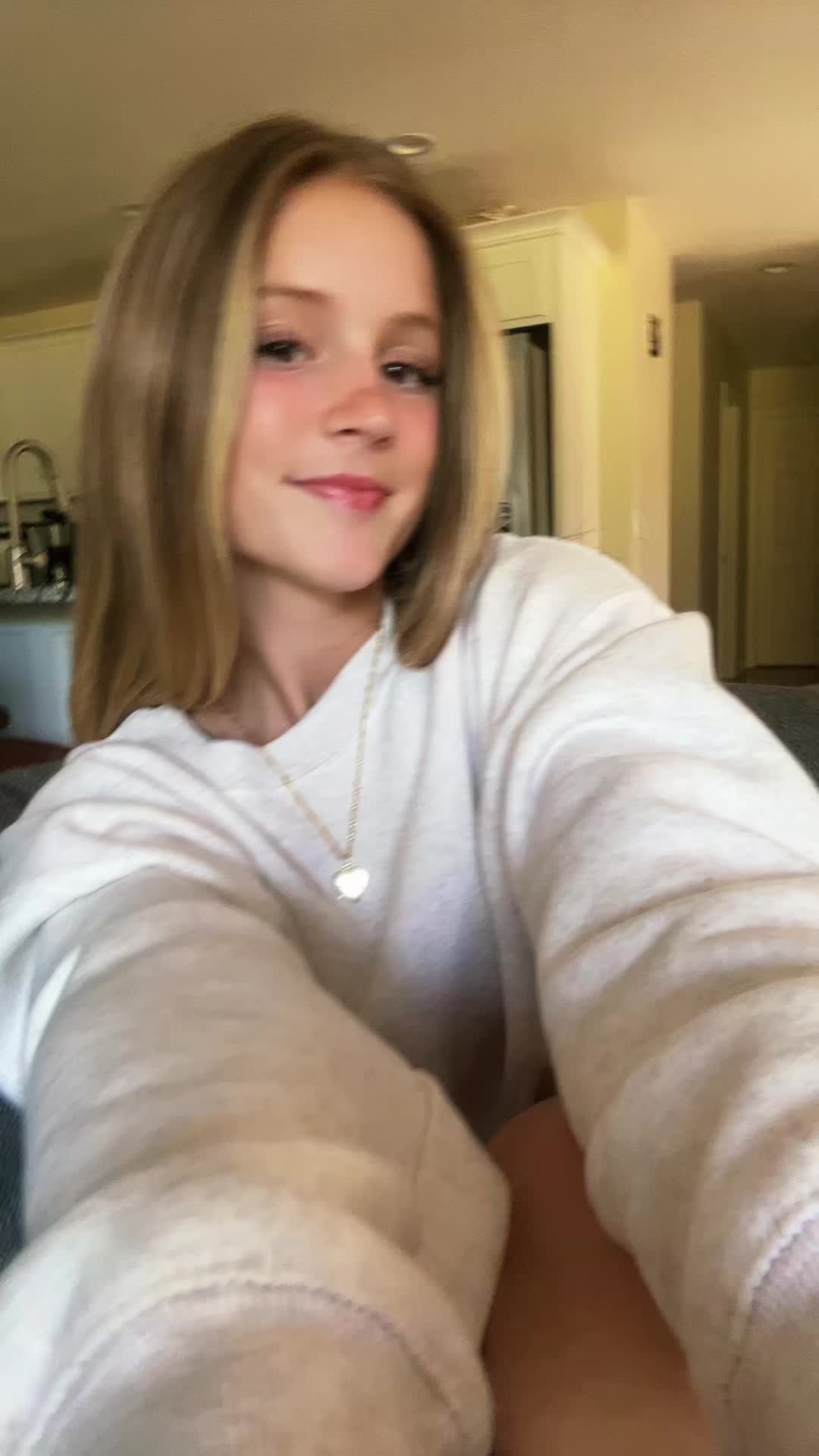 @foxanne