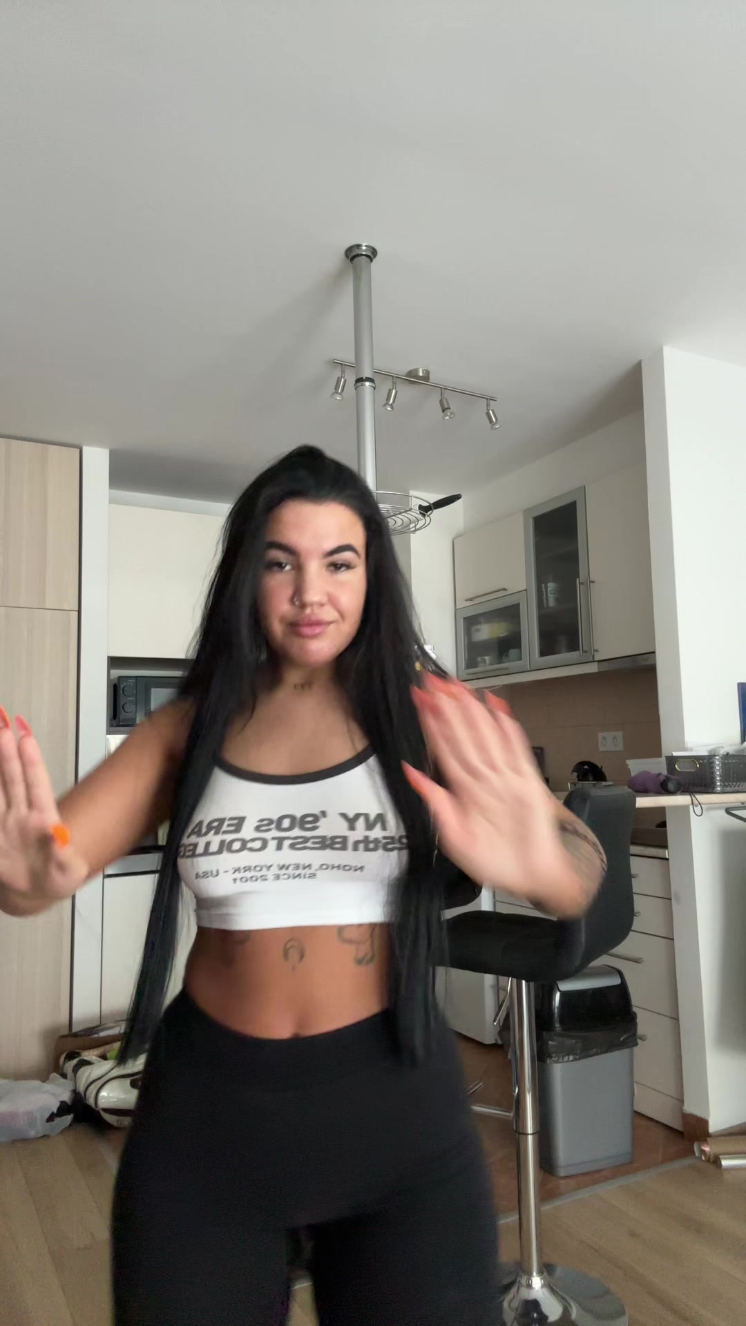 @𝐃.