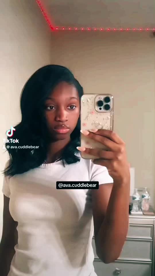 @Ava