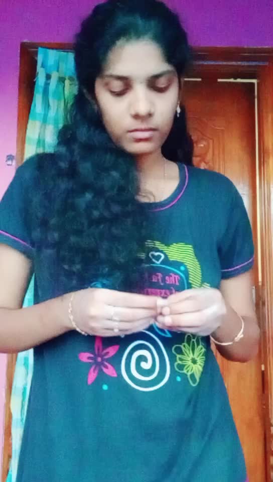 @😍Reena😍Riya😍