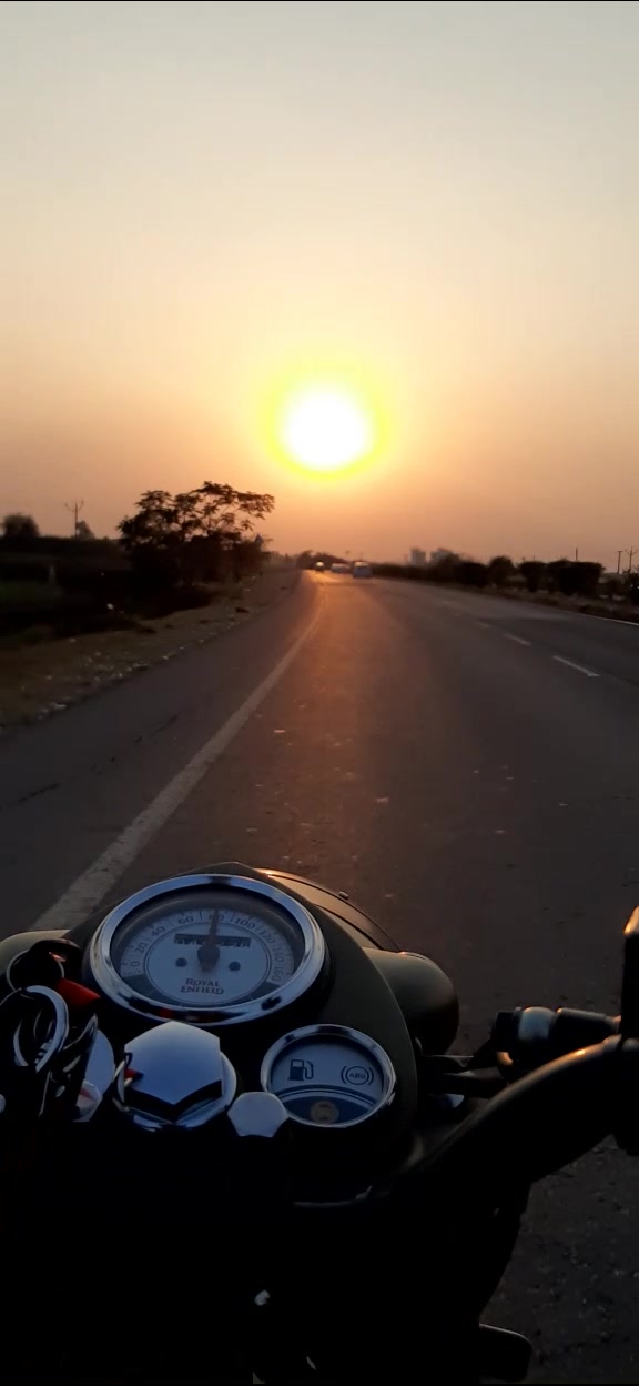 @Nidhee_Sh