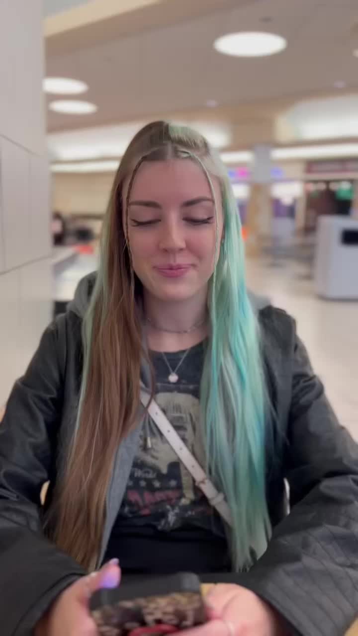 @Redandbecca2