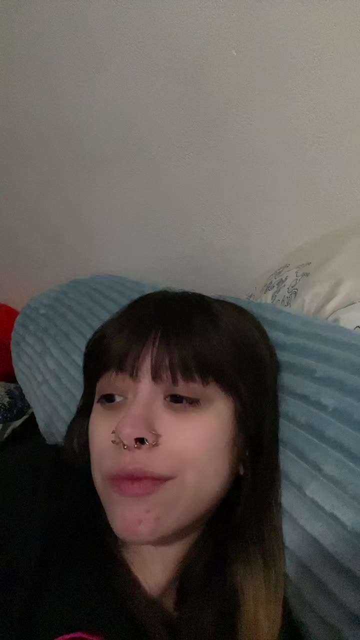 @Gothgirlfrwend<3