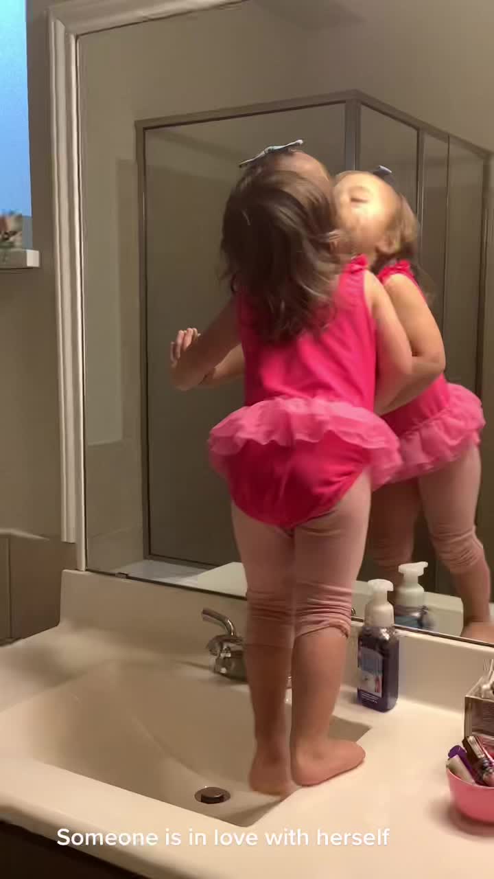 @EllaMixMix