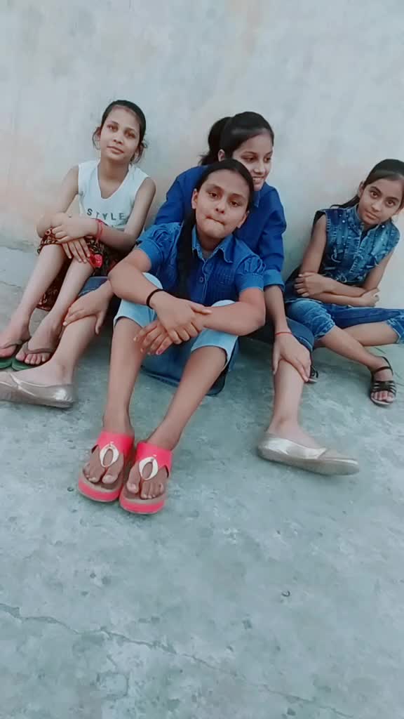 @Sneha prajapati 😎