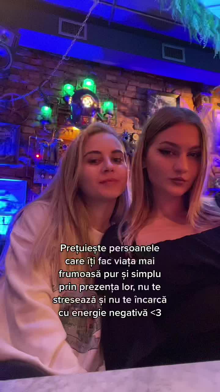 @laura🎱